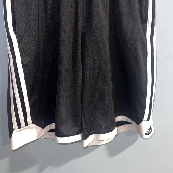 Adidas- Black shorts - Picture 2 of 3